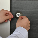 TSAロックのスーツケースをピッキングする